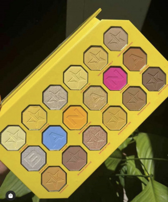 Палетка теней Jeffree Star - Banana Fetish Artistry Palette